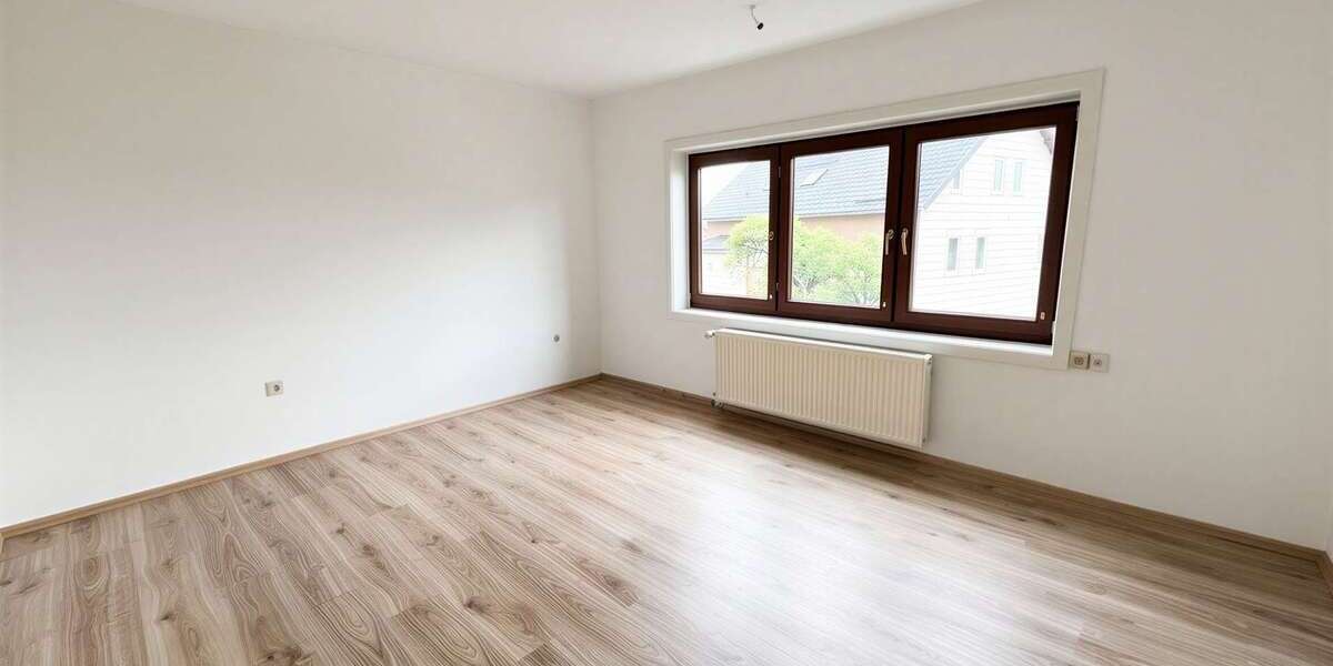 Etagenwohnung Neustadt bei Coburg - 3 Zimmer, 94 m&sup2;, 590&euro; | Angebot:27005703