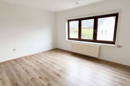 Wohnung Neustadt bei Coburg - 3 Zimmer, 94 m&sup2;, 590&euro; | Angebot:27005703