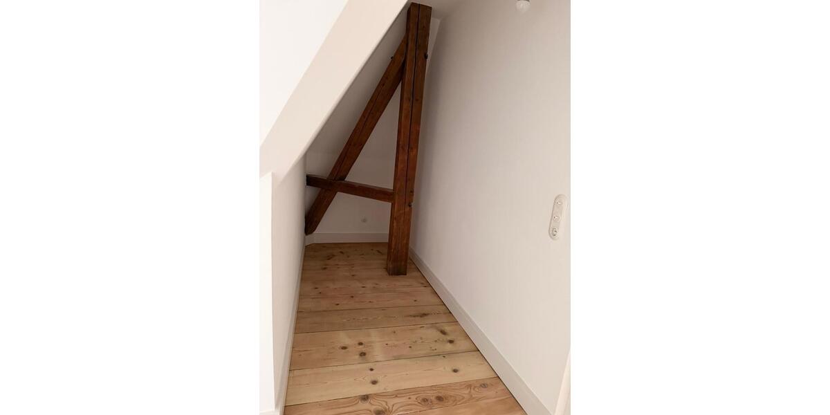 Dachgeschoßwohnung Ravensburg - 5 Zimmer, 153 m&sup2;, 2.475&euro; | Angebot:24748947