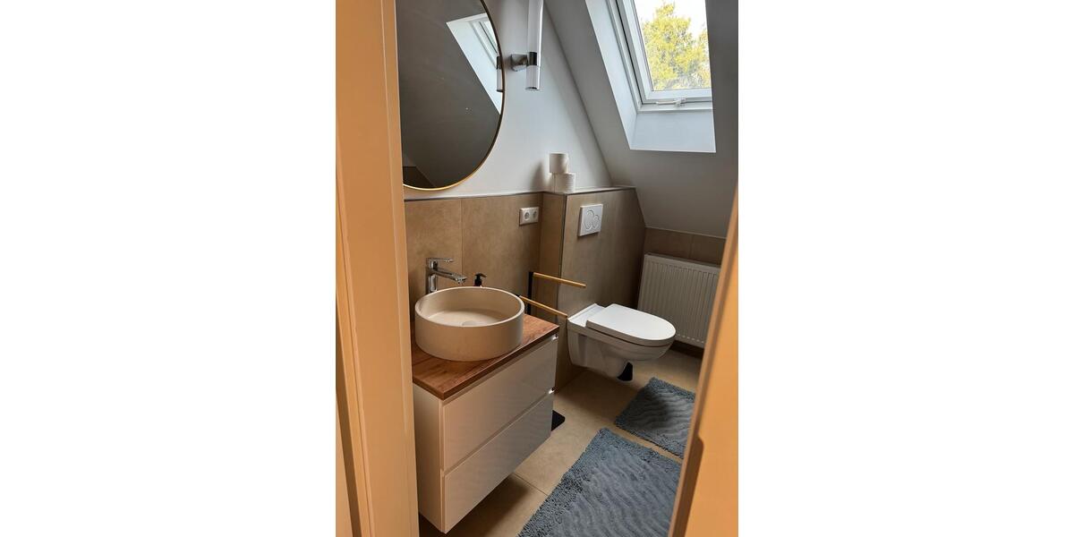 Moderne Dachgeschosswohnung im Duisburger Süden zimmer