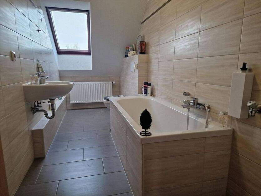 großzügige 2-Zimmerwohnung in zentraler lage von Döbeln, EBK gegen Zuzahlung möglich.