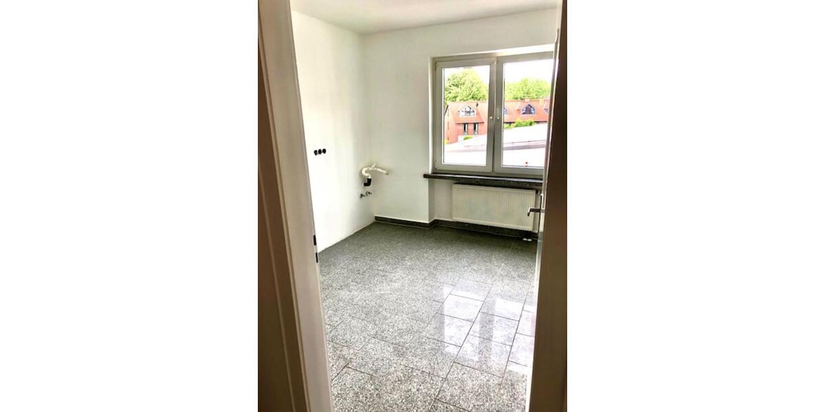 Etagenwohnung Krefeld Cracau - 3 Zimmer, 85 m&sup2;, 950&euro; | Angebot:24739661