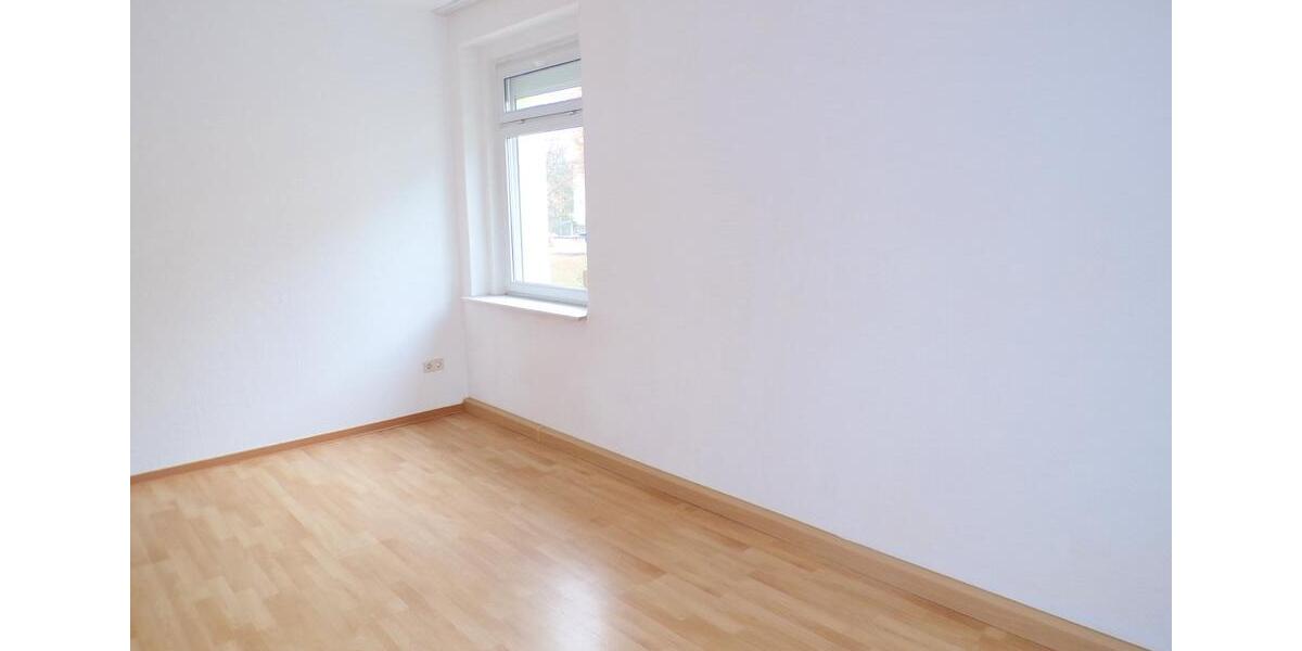 Etagenwohnung Werdau - 4 Zimmer, 89 m&sup2;, 490&euro; | Angebot:23779156