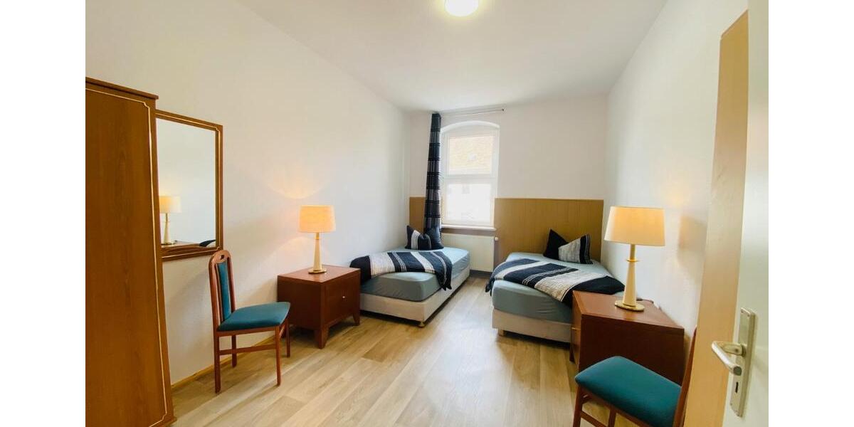 Einfamilienhaus Wolmirstedt - 9 Zimmer, 340 m&sup2;, 2.200&euro; | Angebot:23550746