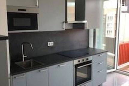 3-Zimmerwohnung mit Balkon belgisches Viertel