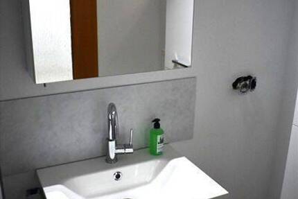 Neu renoviert und mit Einbauküche !