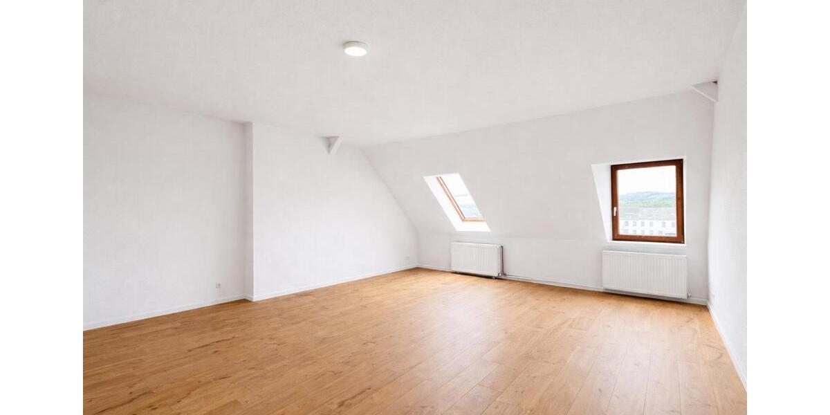 Dachgeschoßwohnung Trier West-Pallien - 4 Zimmer, 127 m&sup2;, 1.580&euro; | Angebot:26279810