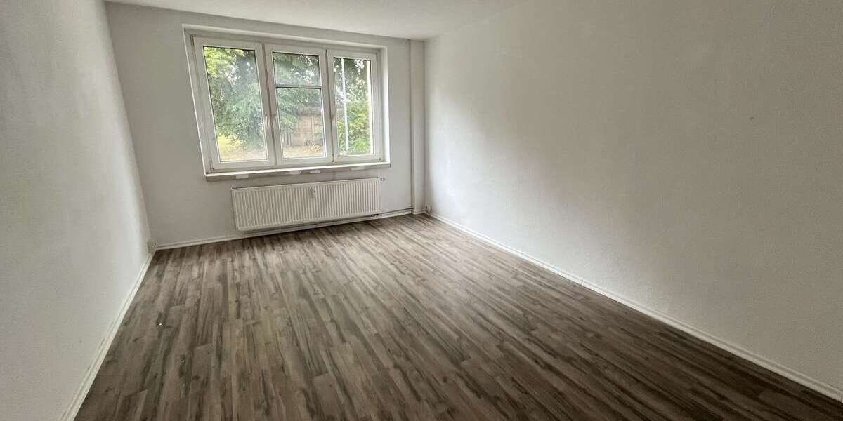 Wohnung zum Mieten in Hainichen 140,64 € 24 m² 1 zimmer
