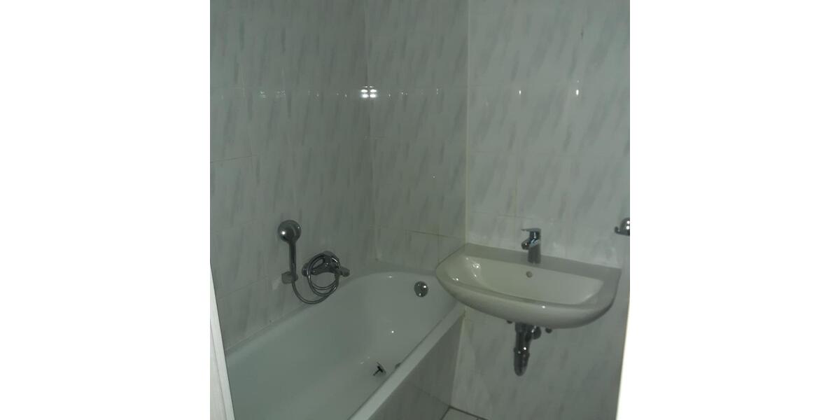 Erdgeschoßwohnung Werdau - 4 Zimmer, 91 m&sup2;, 460&euro; | Angebot:24697998