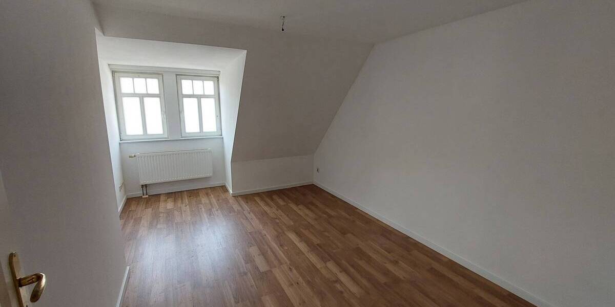 Etagenwohnung Roßwein - 3 Zimmer, 65 m&sup2;, 325&euro; | Angebot:25686207