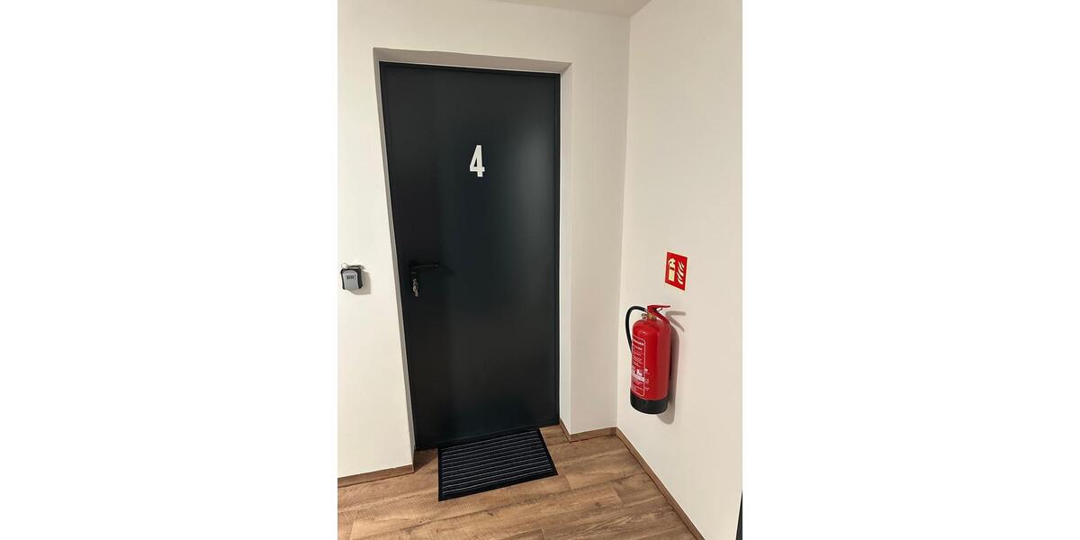 Wohnen auf Zeit Ichenhausen - 8 Zimmer, 35 m&sup2;, 30&euro; | Angebot:24478973