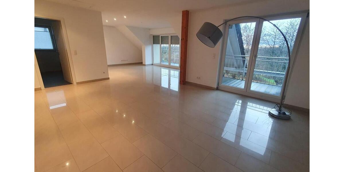 Dachgeschoßwohnung Haibach - 3 Zimmer, 109 m&sup2;, 1.199&euro; | Angebot:26256086