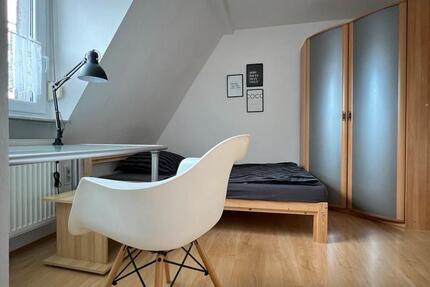 Teilmöblierte 1-Zimmer-Wohnung mit Top-Anbindung in Stuttgart Süd zimmer