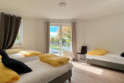 ab 80 € netto pro Nacht SH Monteurwohnung Monteurzimmer Möbliertes Zimmer Möblierte Wohnung 4 Zimmer für 8 Personen 4 zimmer