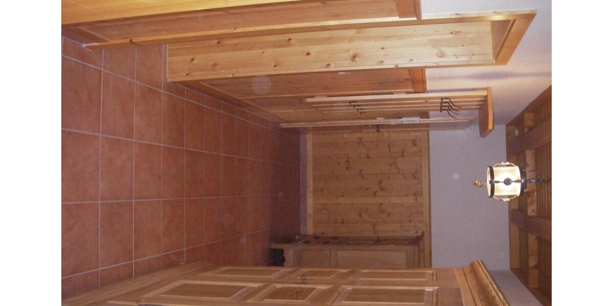 Dachgeschoßwohnung Feldberg (Schwarzwald) - 3 Zimmer, 85 m&sup2;, 680&euro; | Angebot:25807550