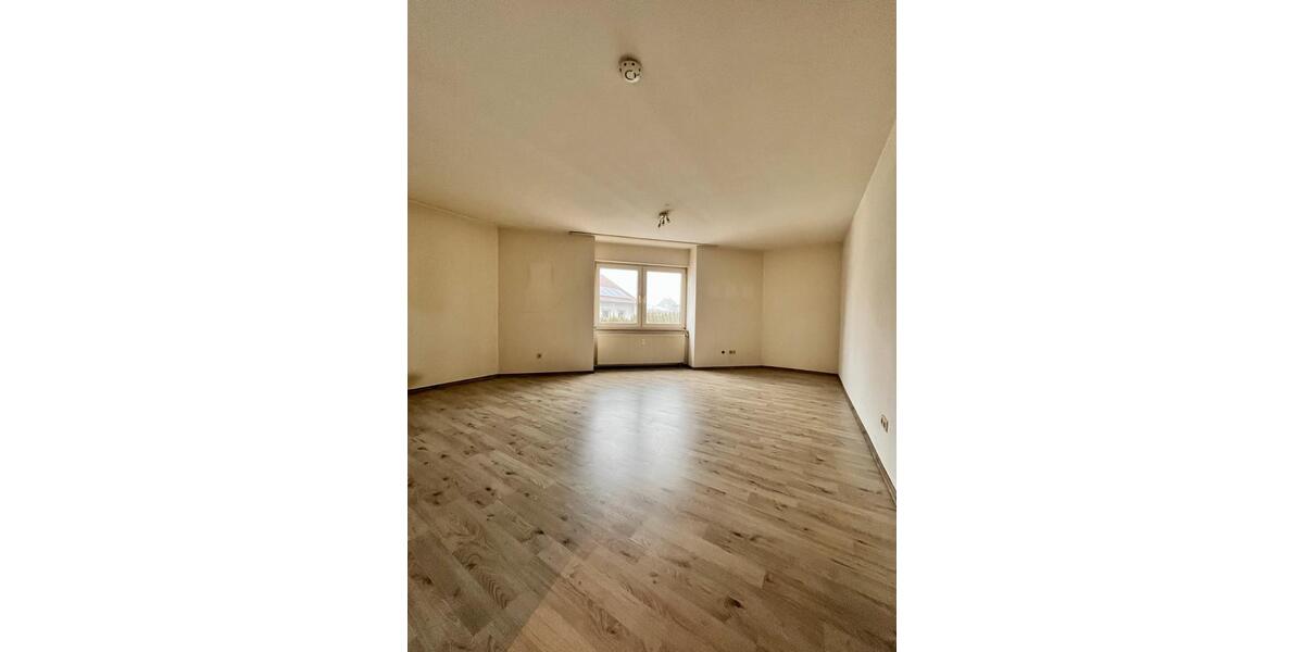 Etagenwohnung Weidhausen bei Coburg - 2 Zimmer, 65 m&sup2;, 650&euro; | Angebot:26047335