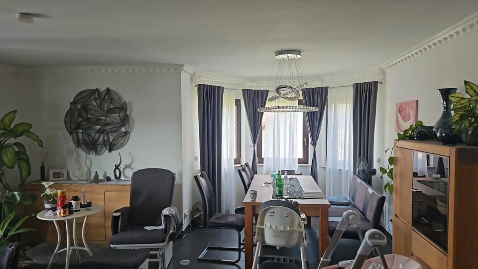 Etagenwohnung Merenberg - 5 Zimmer, 170 m&sup2;, 1.350&euro; | Angebot:26155183