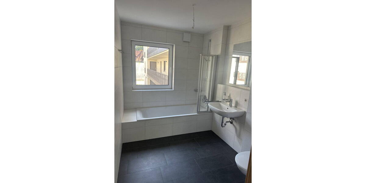 Etagenwohnung Landshut Achdorf - 3 Zimmer, 68 m&sup2;, 950&euro; | Angebot:26258003