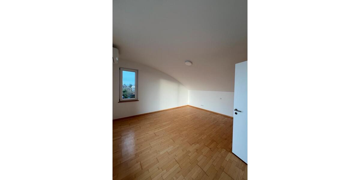 Etagenwohnung Lösnich - 4 Zimmer, 90 m&sup2;, 1.200&euro; | Angebot:22840569