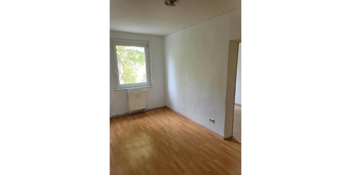 Erdgeschoßwohnung Sangerhausen - 4 Zimmer, 70 m&sup2;, 350&euro; | Angebot:26443160