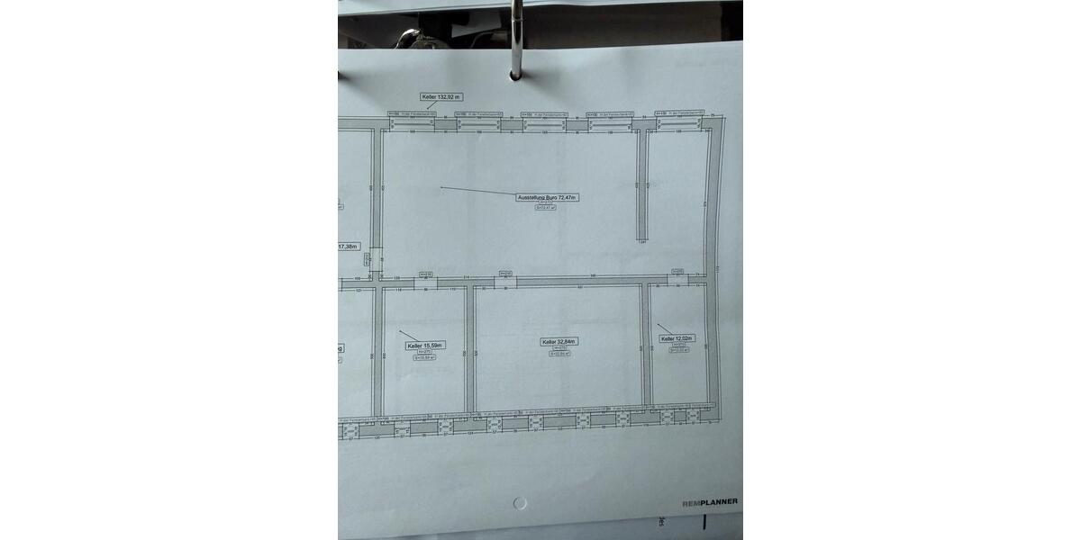 Lagerräume Keller ca. 135 qm trocken, alarmgesichert. zimmer