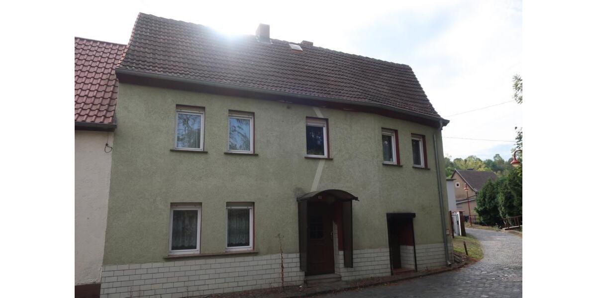 Reihenhaus Mansfeld - 8 Zimmer, 160 m&sup2;, 720&euro; | Angebot:26185377