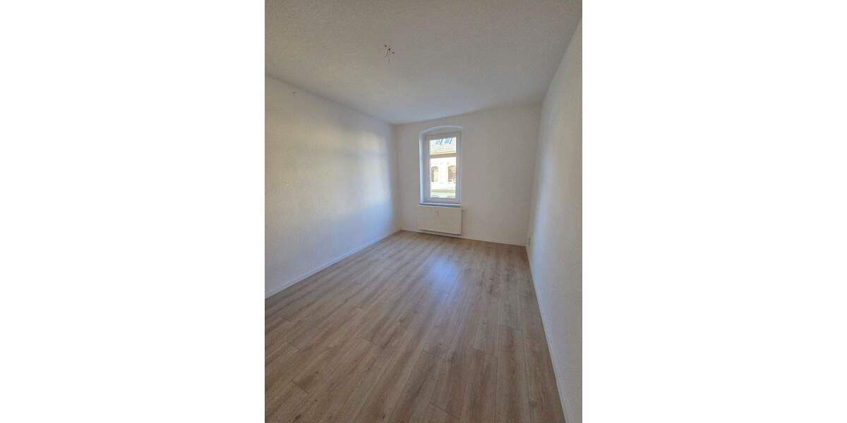 Etagenwohnung Waldheim - 2 Zimmer, 62 m&sup2;, 350&euro; | Angebot:24595852