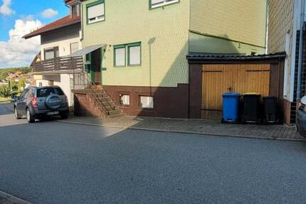 Haus Waldbrunn - 6 Zimmer, 100 m&sup2;, 1.000&euro; | Angebot:25652000