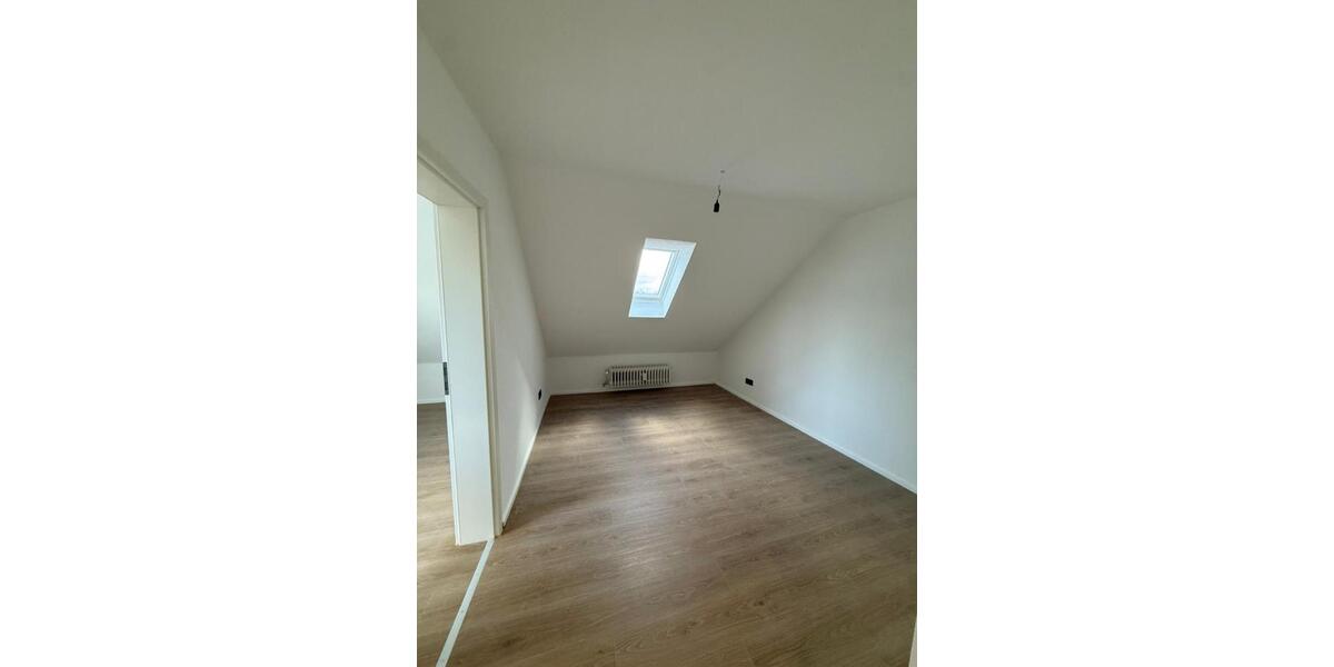 Etagenwohnung Kassel Nordshausen - 4 Zimmer, 85 m&sup2;, 980&euro; | Angebot:25306031