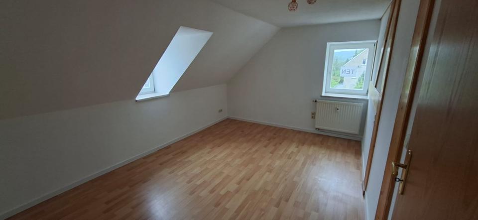 Dachgeschoßwohnung Thum - 3 Zimmer, 68 m&sup2;, 675&euro; | Angebot:26558626