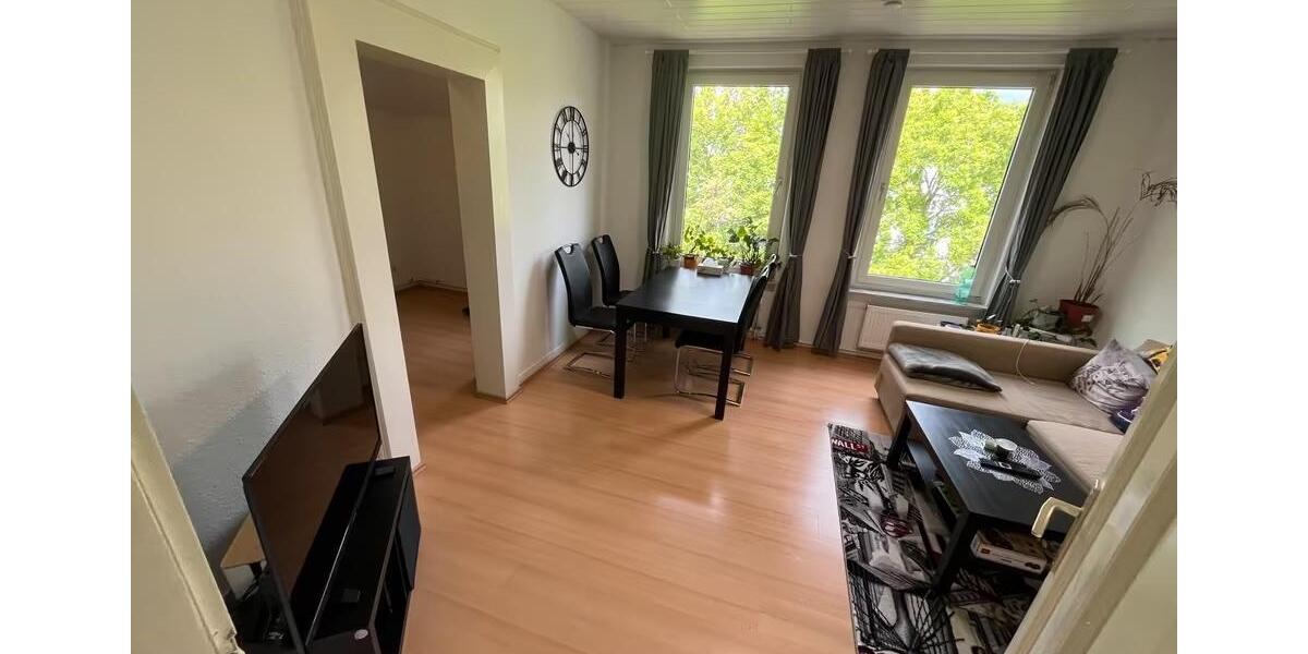 Dachgeschoßwohnung Gießen - 3.5 Zimmer, 14 m&sup2;, 310&euro; | Angebot:26543942
