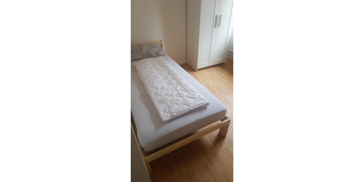 Wohnen auf Zeit Großbottwar - 8 Zimmer, 15 m&sup2;, 350&euro; | Angebot:25862944