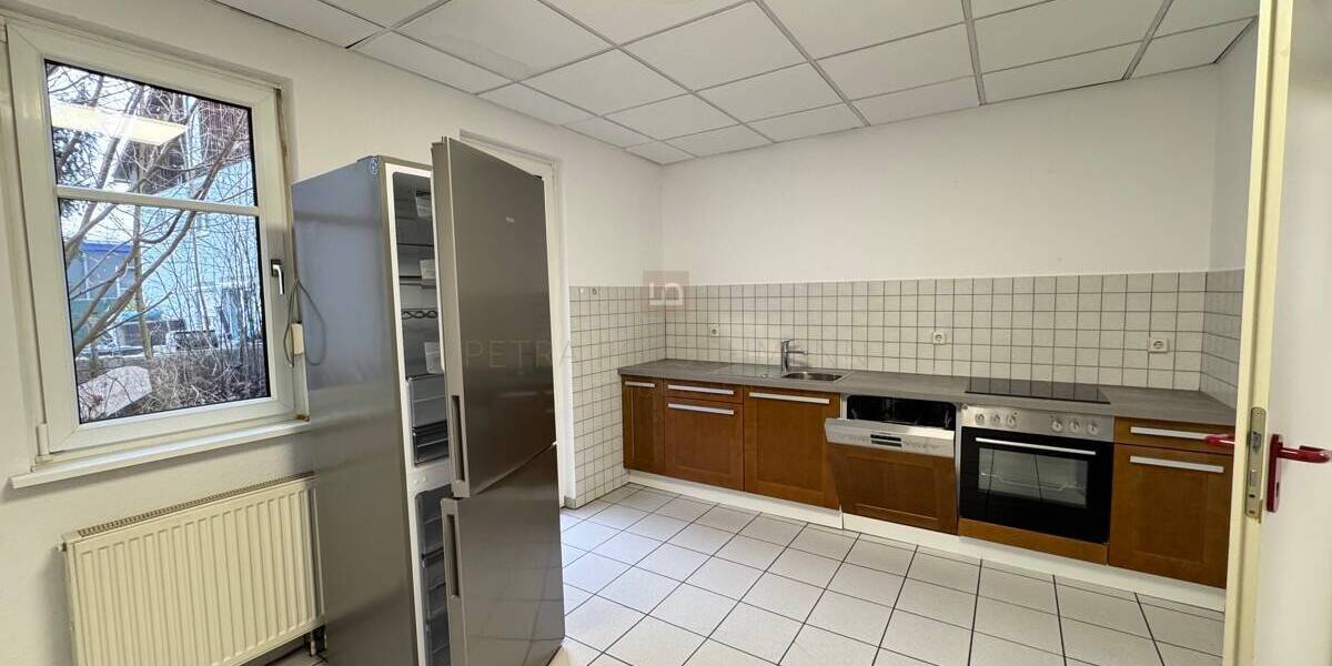 Gewerbeobjekt Karlskron Brautlach - 5 Zimmer, 190 m&sup2;, 1.800&euro; | Angebot:25706079