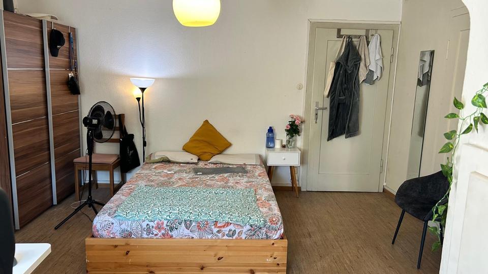 3-Personen-Wohnung Zimmer in der Nähe der Stadtbibliothek
