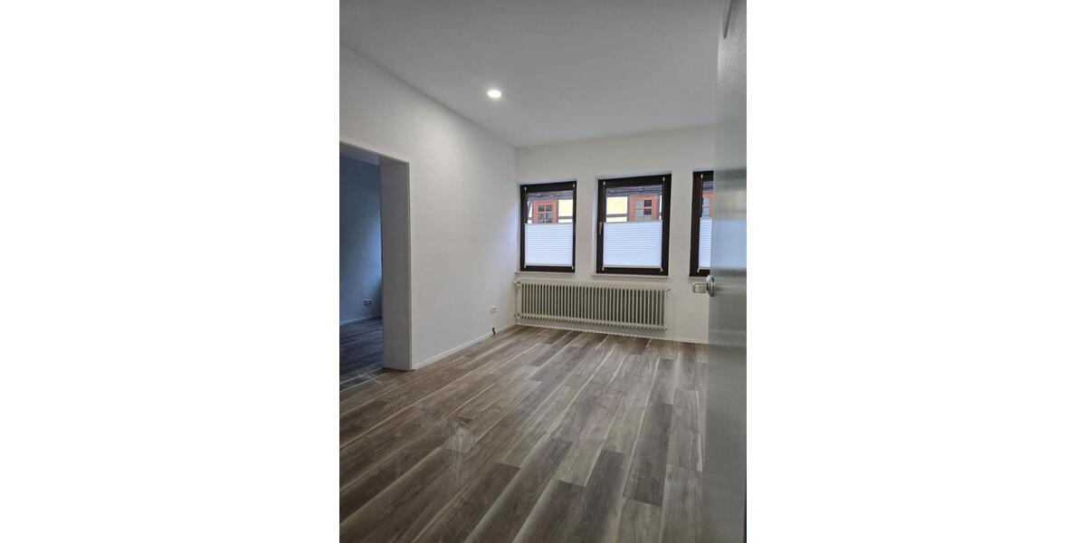 Etagenwohnung Wolfhagen - 7 Zimmer, 175 m&sup2;, 1.100&euro; | Angebot:26692929