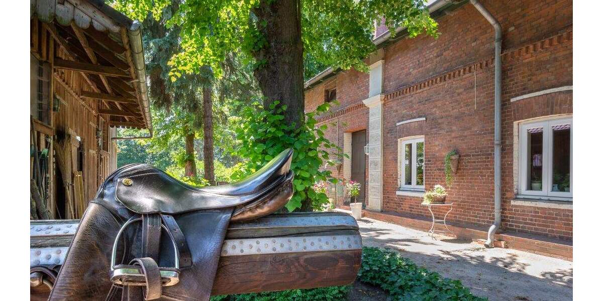 NUR ALS WERKSWOHNUNG: 4 Zi.-Dachgeschosswohnung in malerischer Umgebung 4 zimmer