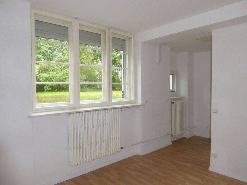 Hessenallee – SOUTERRAIN-Wohnung – großzügiger Grundriss – 2 Zimmer