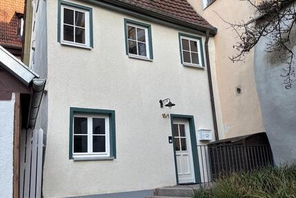 Haus Herrenberg - 3 Zimmer, 75 m&sup2;, 1.300&euro; | Angebot:26184243