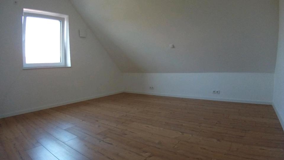 Dachgeschoßwohnung Moormerland - 3 Zimmer, 89 m&sup2;, 850&euro; | Angebot:25884000