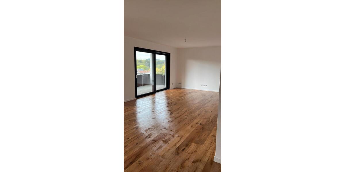 Erdgeschoßwohnung Homburg - 3 Zimmer, 122 m&sup2;, 1.450&euro; | Angebot:26097457