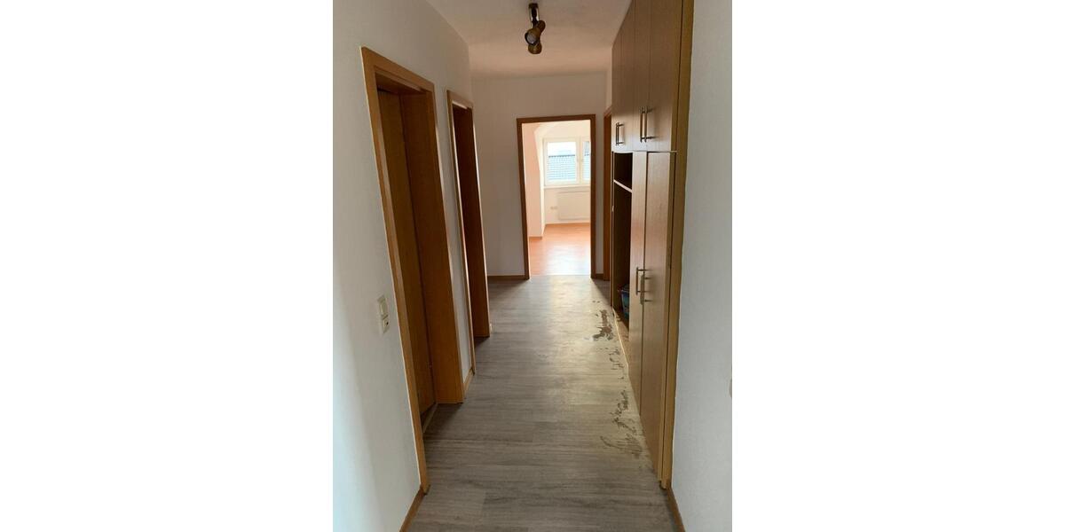 Etagenwohnung Bad Arolsen - 3 Zimmer, 83 m&sup2;, 580&euro; | Angebot:25217037