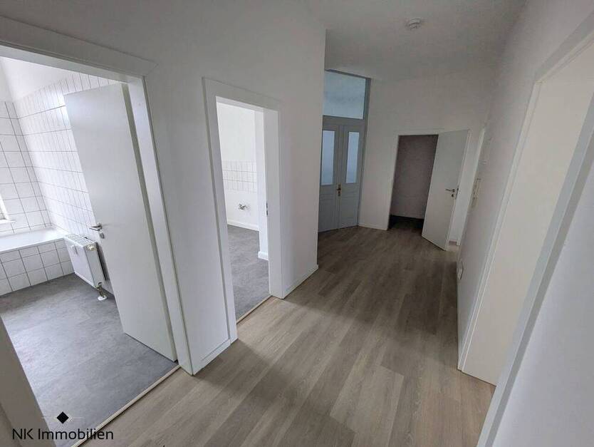 ++ wunderschöne, frisch sanierte 4-Raum Wohnung mit Balkon - ab sofort verfügbar ++