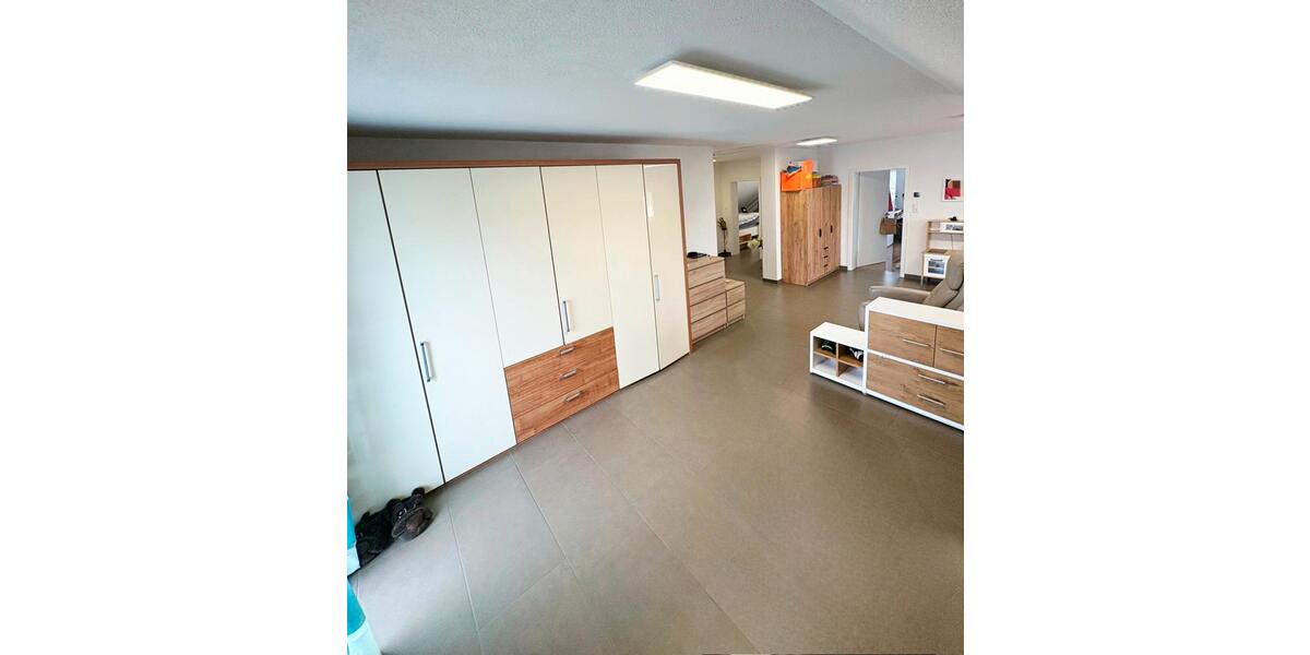 Etagenwohnung Wörth am Rhein - 5 Zimmer, 198 m&sup2;, 1.980&euro; | Angebot:26700500