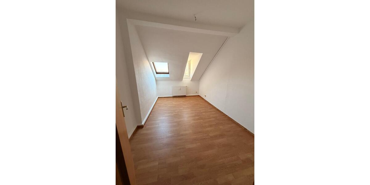 Dachgeschoßwohnung Arnstadt - 4 Zimmer, 65 m&sup2;, 520&euro; | Angebot:24613162