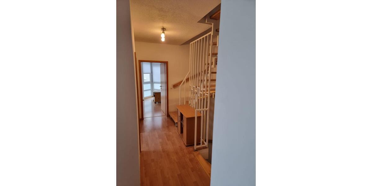 Doppelhaushälfte Straubing - 5 Zimmer, 128 m&sup2;, 1.390&euro; | Angebot:24855303