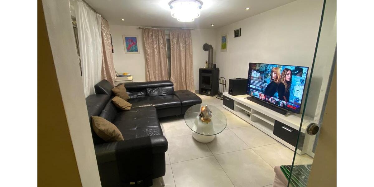 Reihenhaus Schwalbach - 5 Zimmer, 150 m&sup2;, 1.300&euro; | Angebot:24715240