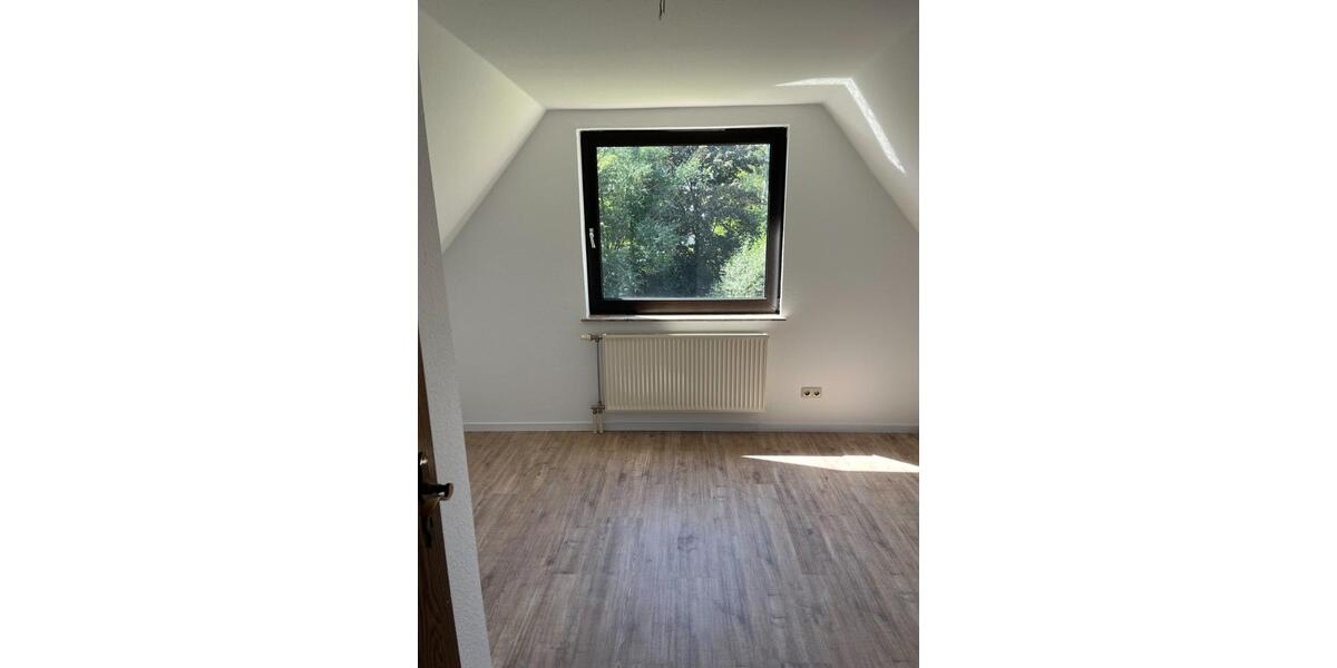 Dachgeschoßwohnung Bad Berleburg - 3 Zimmer, 79 m&sup2;, 520&euro; | Angebot:24710818