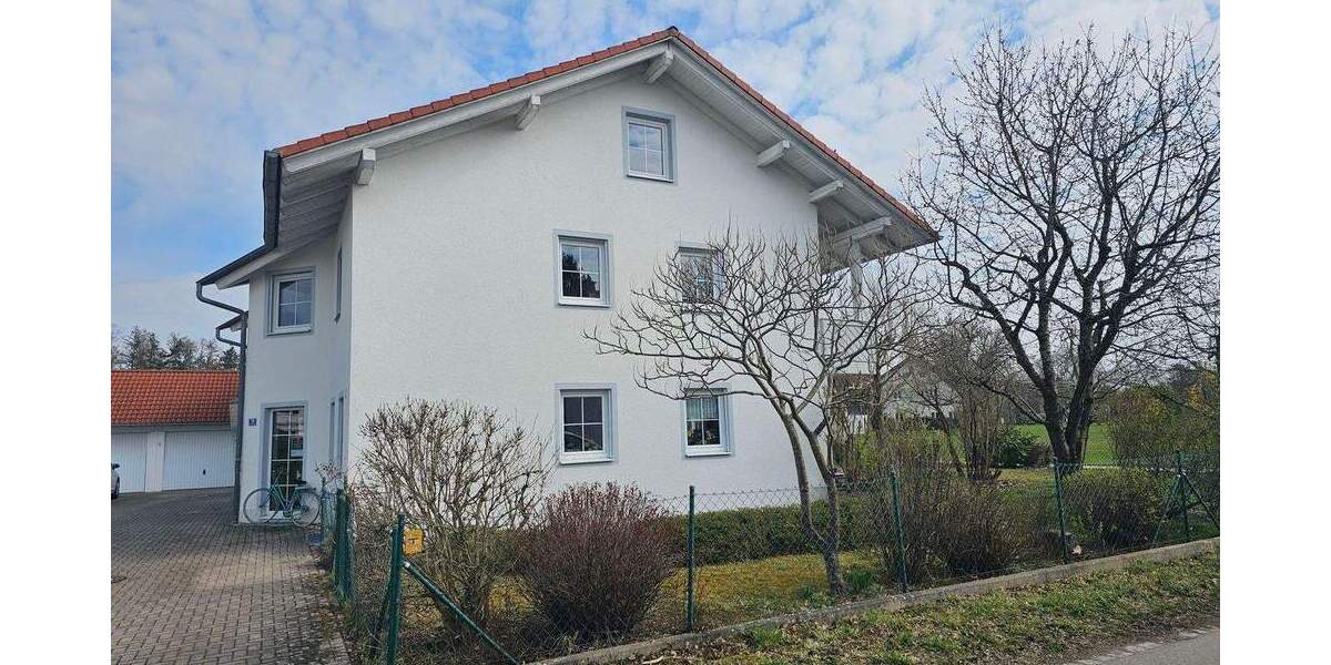 Doppelhaushälfte Burghausen - 6 Zimmer, 202 m&sup2;, 2.100&euro; | Angebot:25895860