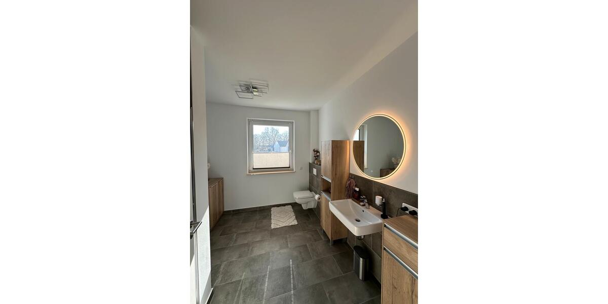 Etagenwohnung Wolmirstedt - 3.5 Zimmer, 102 m&sup2;, 1.267&euro; | Angebot:26602660