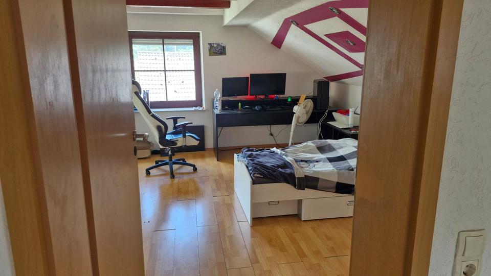 Dachgeschoßwohnung Rennertshofen - 2 Zimmer, 85 m&sup2;, 700&euro; | Angebot:26589137